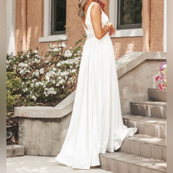 Wedding Dress - Picture 3 of 4